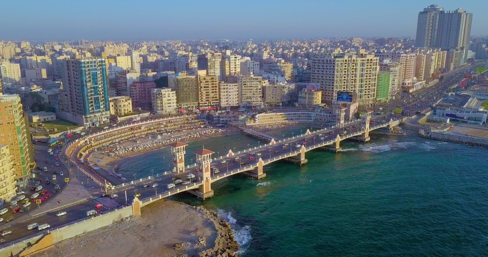 واجهة مكتب أحمد عباس وفا